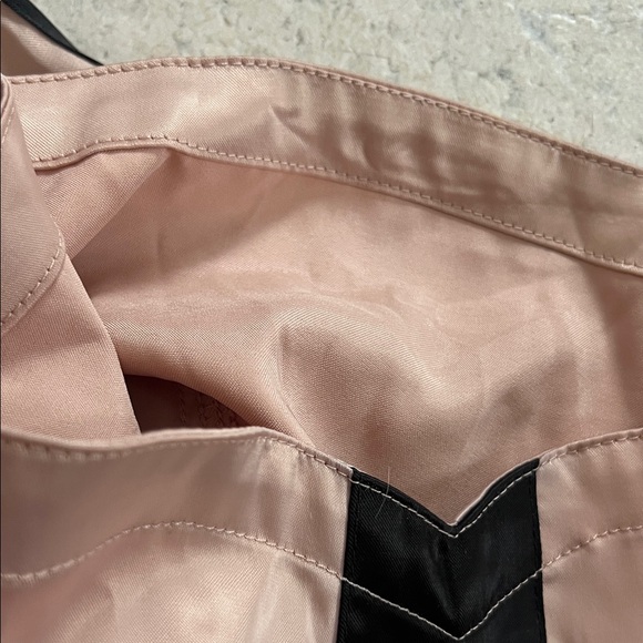 NWT - Pull & Bear - Women's Dusty Pink Satin Boxing Shorts - Picture 8 of 10